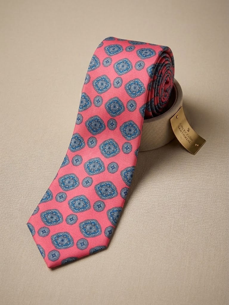 Corbata Fucsia con mosaico azul