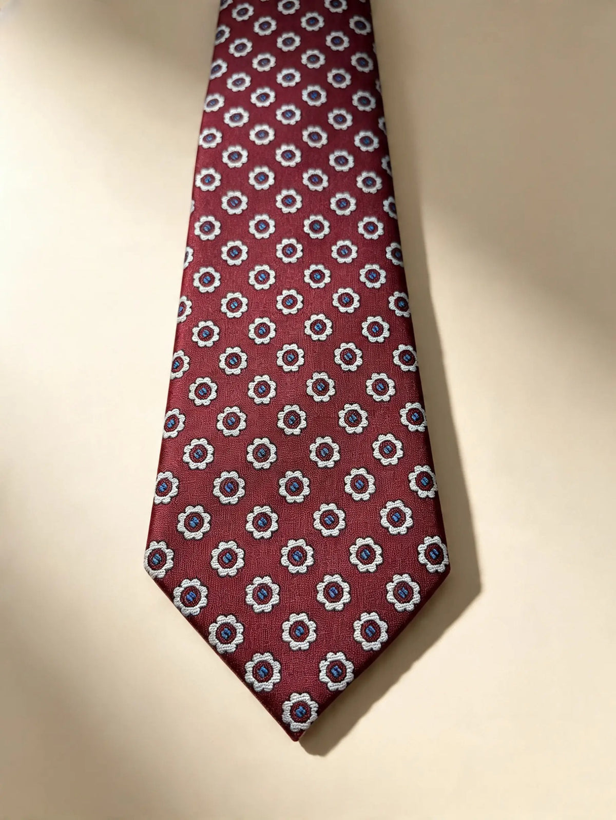 Corbata granate con mosaico
