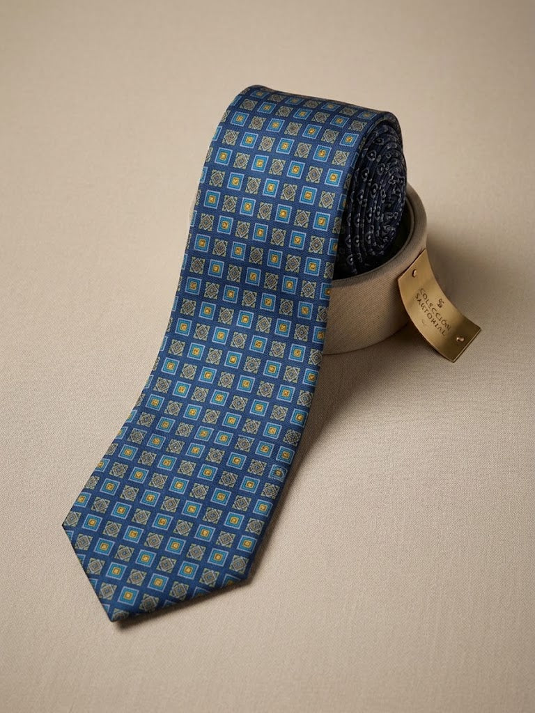 Corbata azul con mosaico