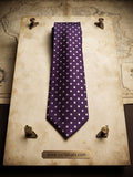 Corbata morada con lunares blancos